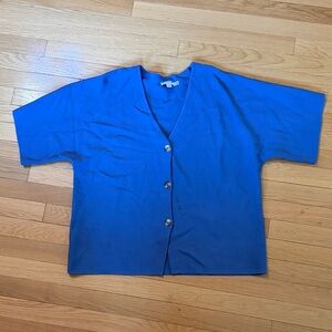 Chico’s Size 3 Blue V-Neck Button Front Knit Top Short Sleeve